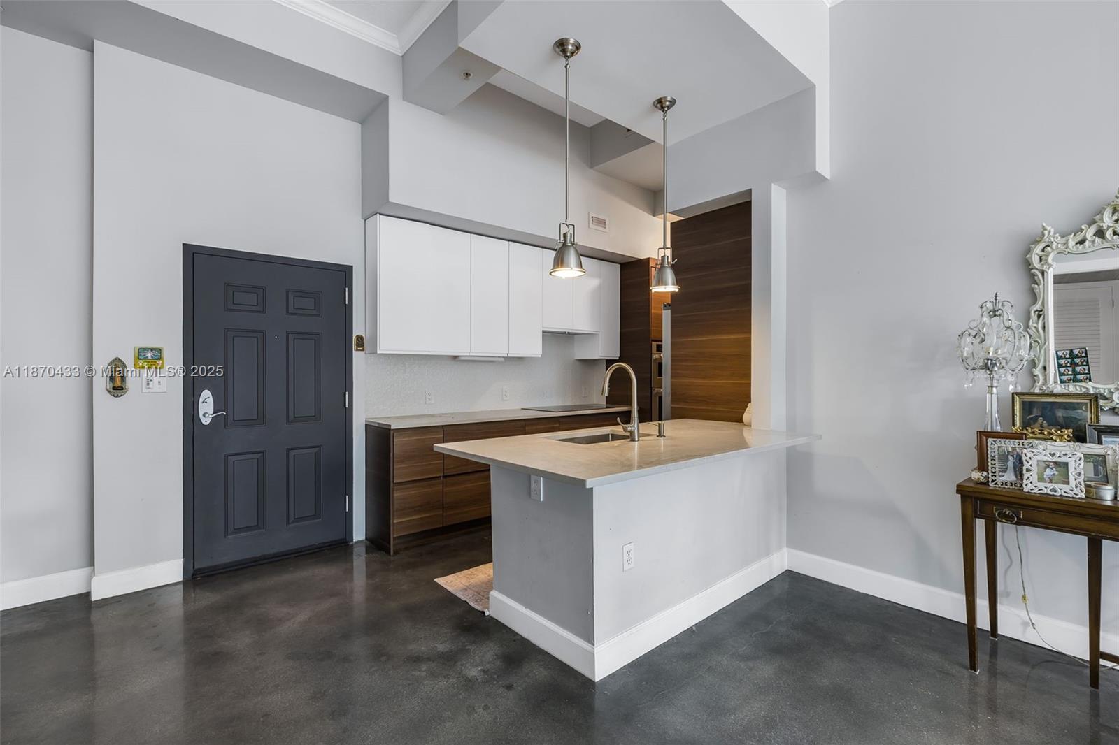 2000 N Bayshore Dr 114
