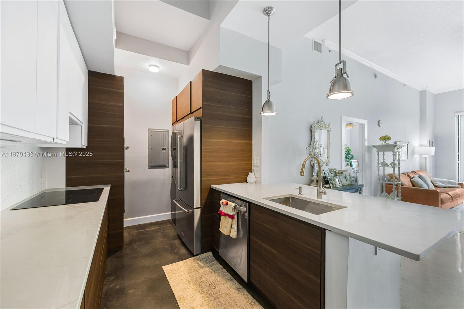 2000 N Bayshore Dr 114
