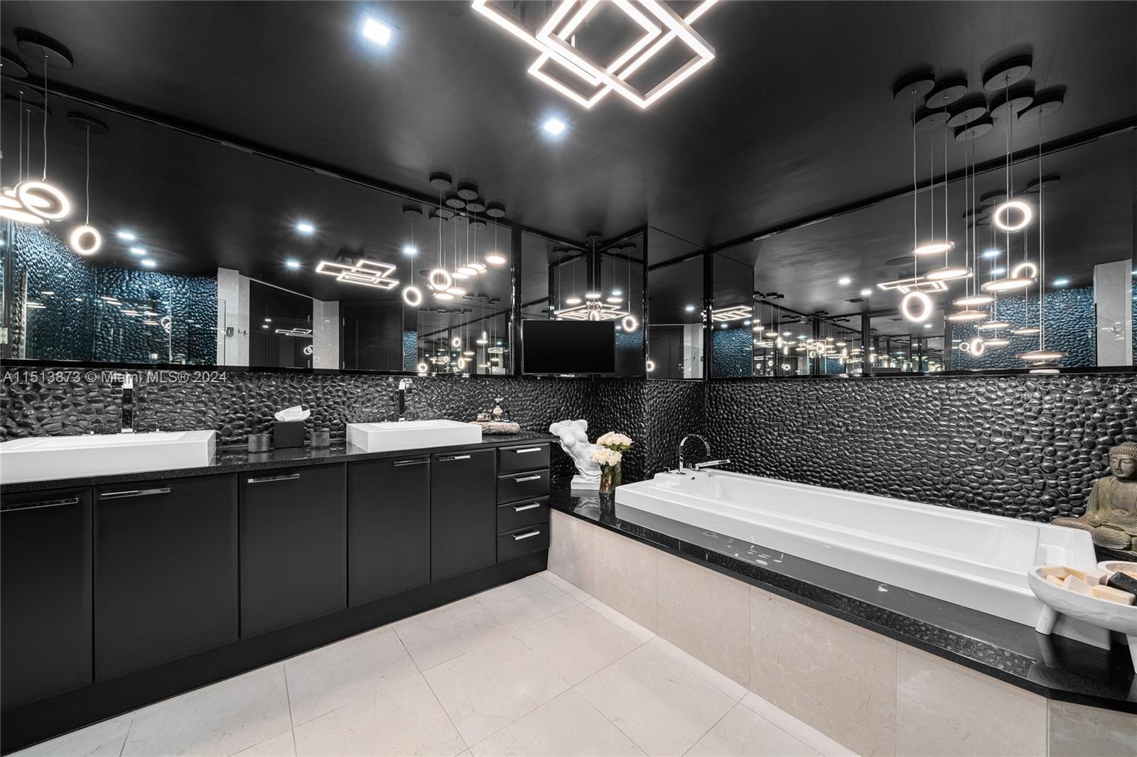 BATH CLUB - Residential