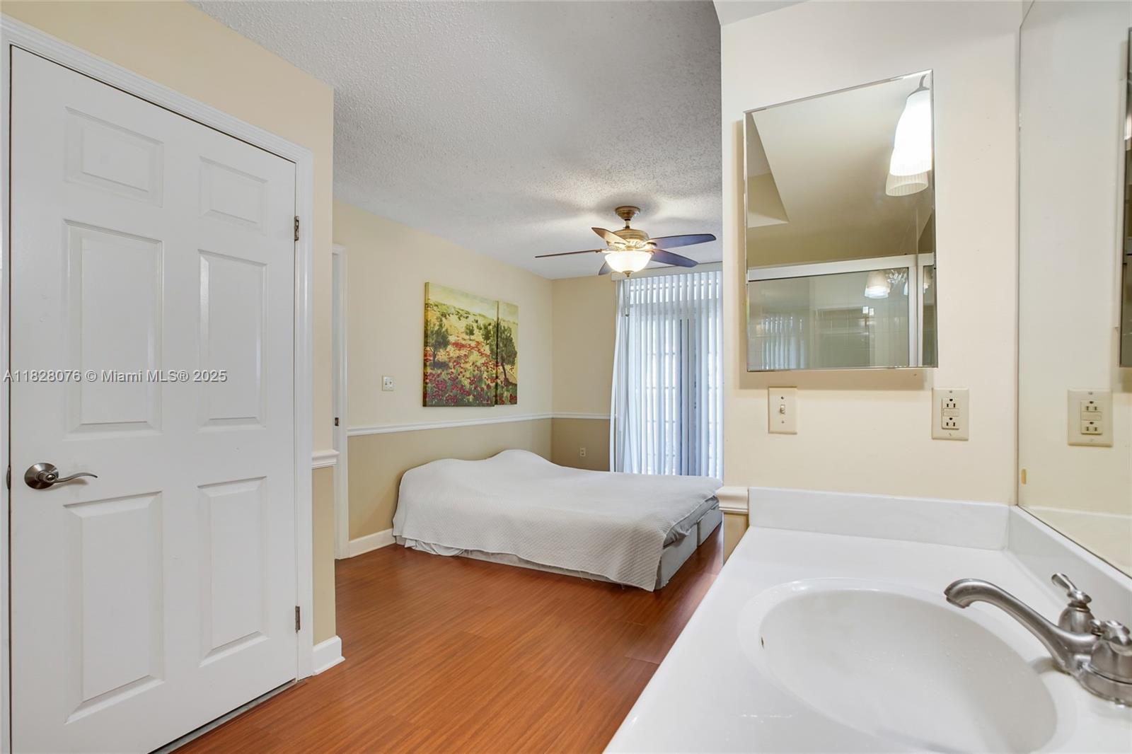 UNIVERSITY INN CONDO - Residential