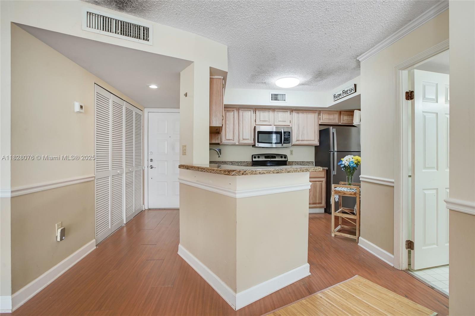 UNIVERSITY INN CONDO - Residential