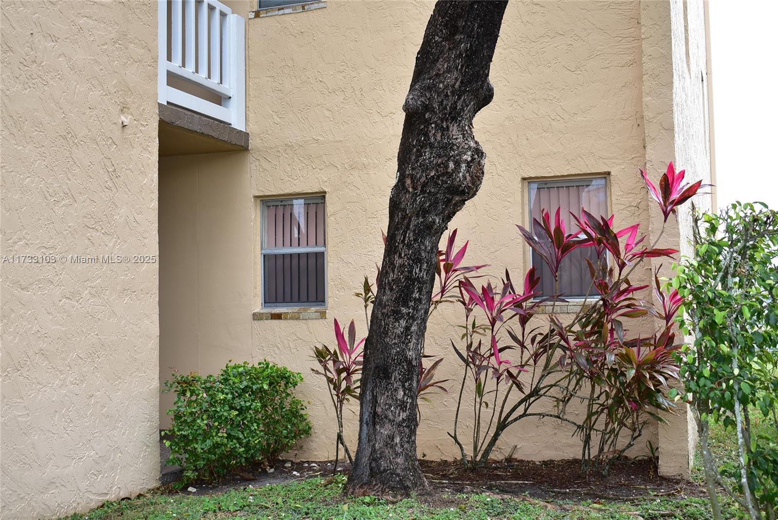 Property for Sale at 9360 Sunrise Lakes Blvd 112, Sunrise, Miami-Dade County, Florida - Bedrooms: 2 
Bathrooms: 2  - $105,000