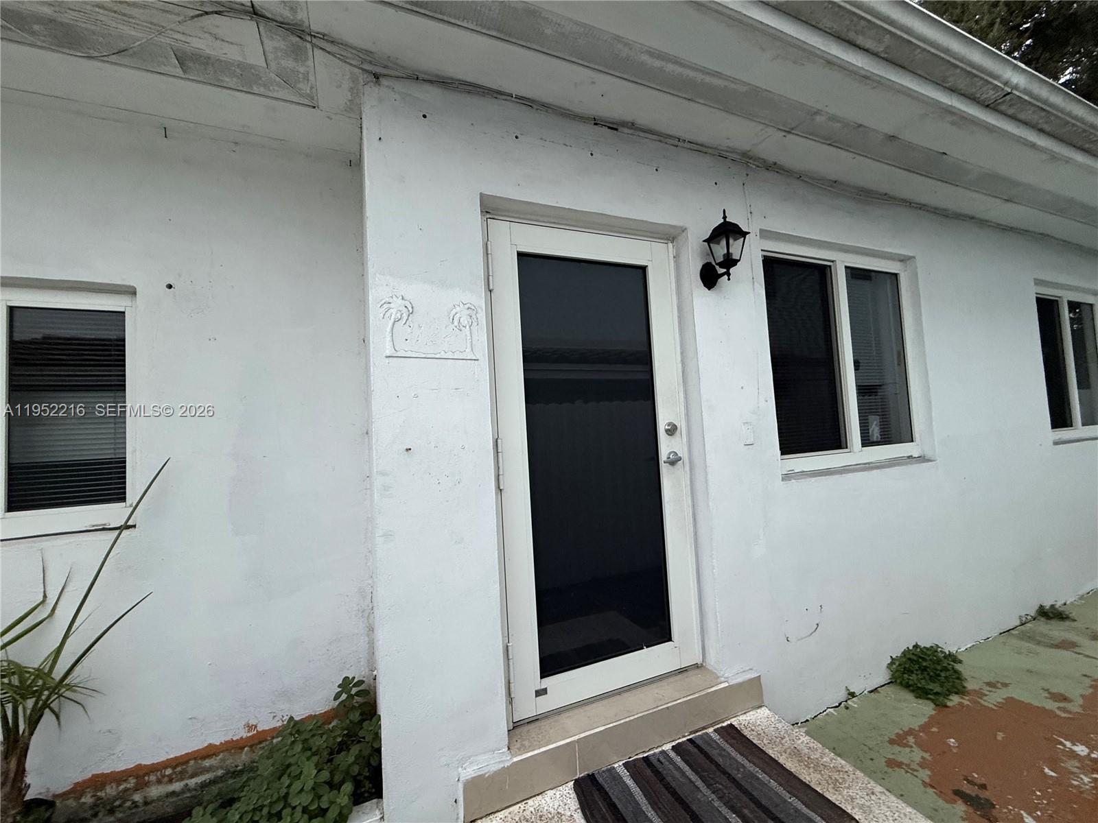 1122 NW 32nd Ct Front