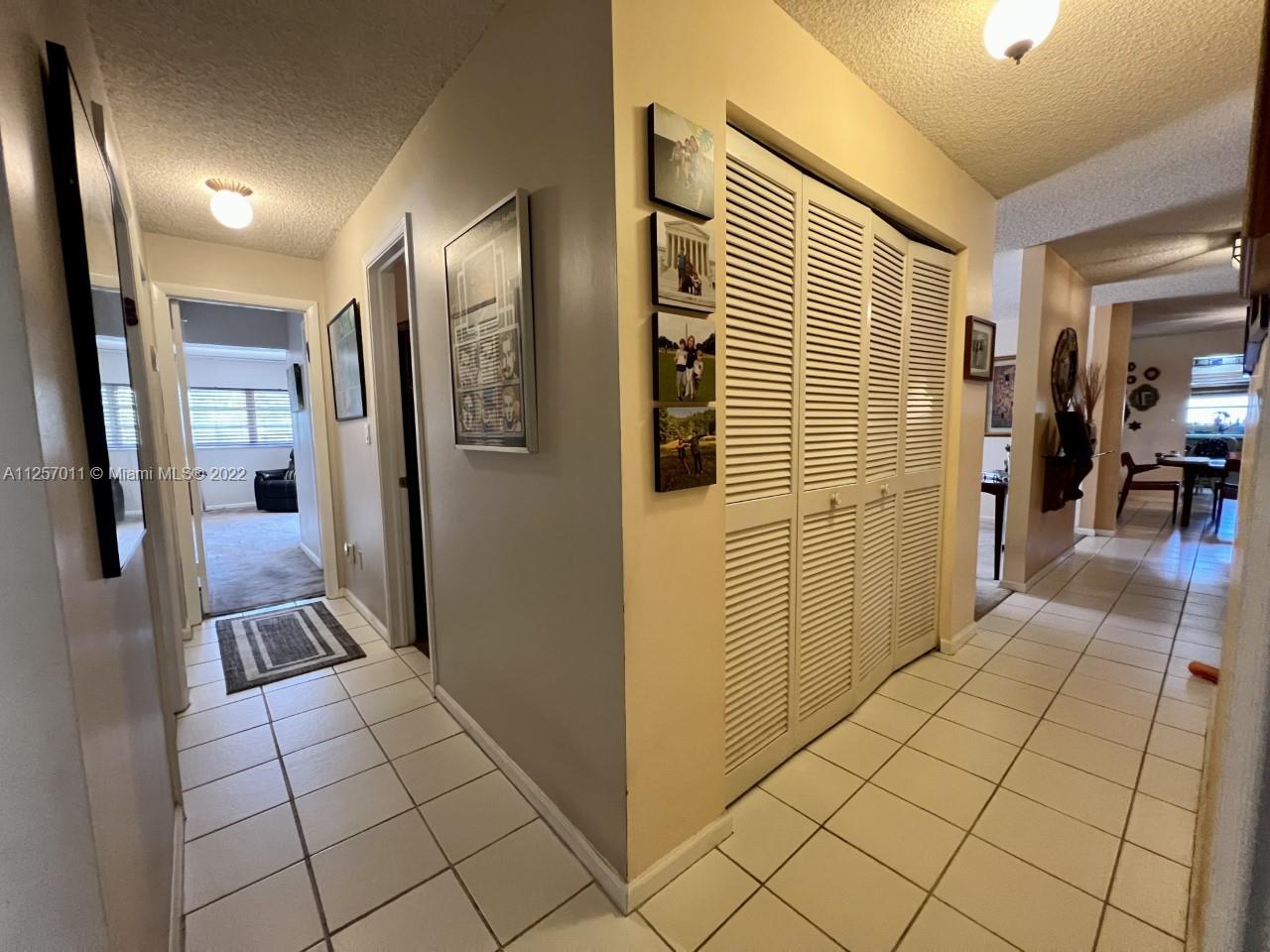 KENDALE LAKES NORTH SEC 4 - Residential