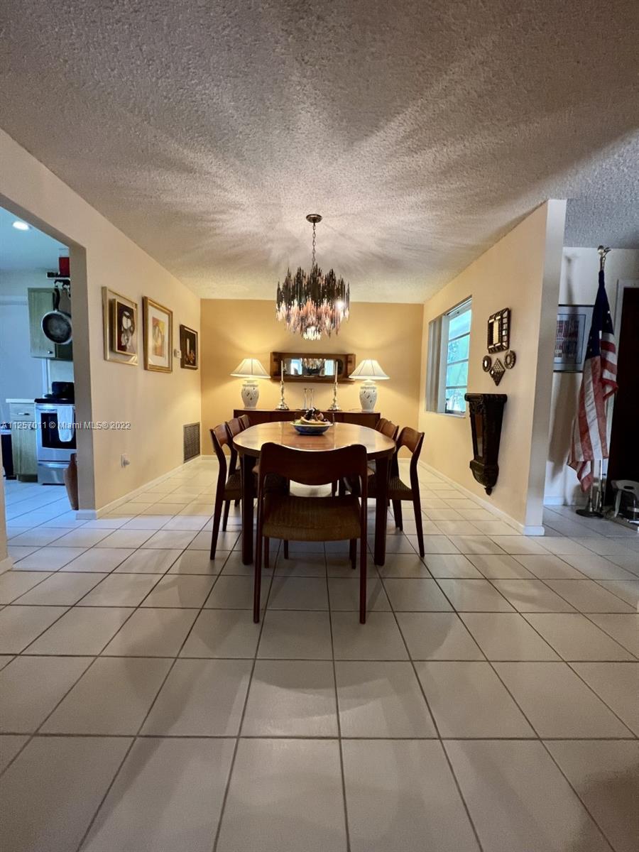 KENDALE LAKES NORTH SEC 4 - Residential