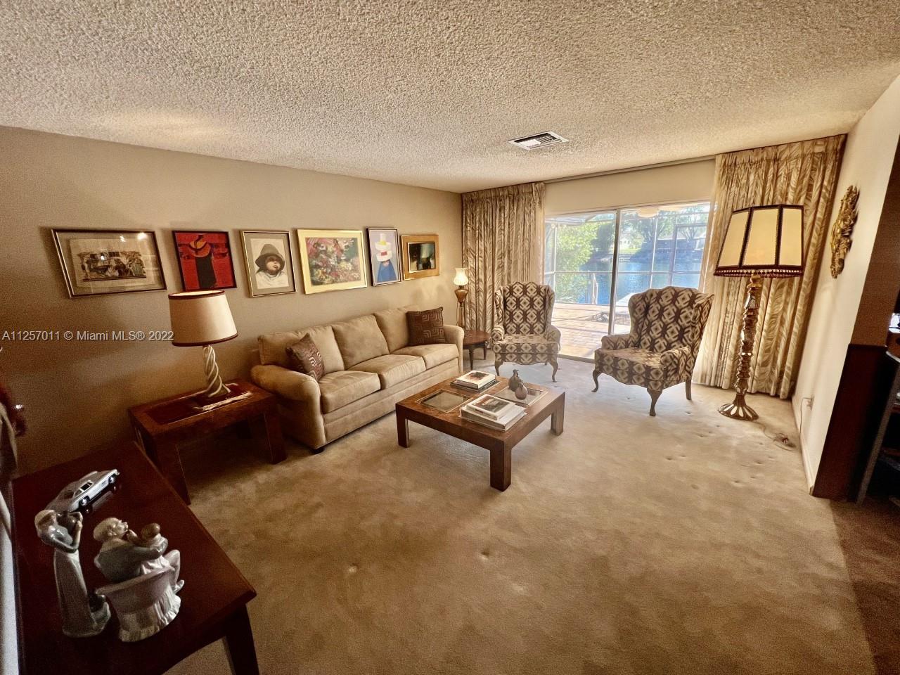 KENDALE LAKES NORTH SEC 4 - Residential