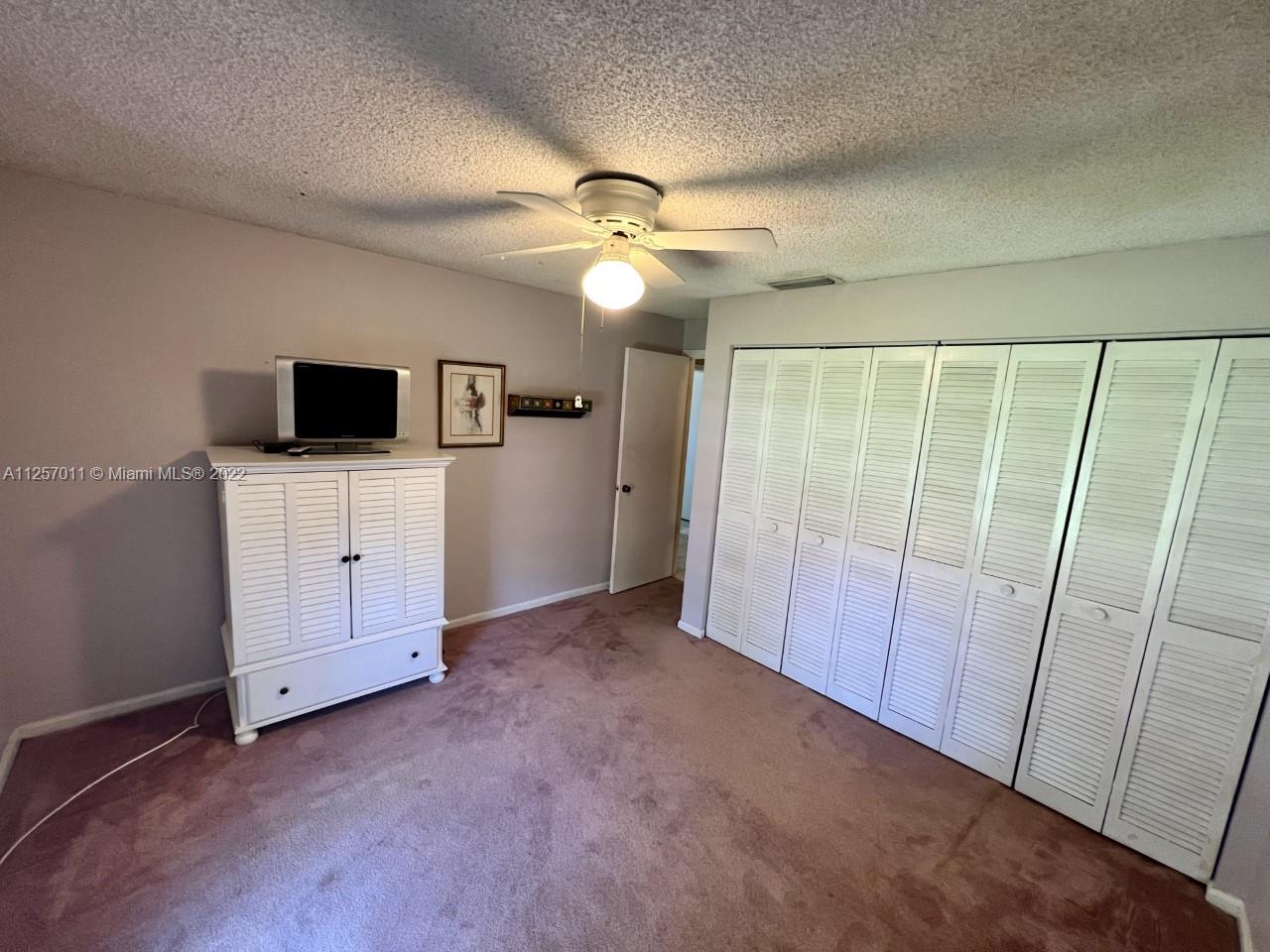 KENDALE LAKES NORTH SEC 4 - Residential