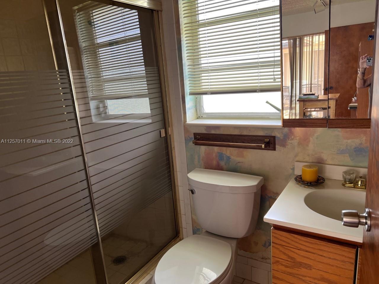 KENDALE LAKES NORTH SEC 4 - Residential