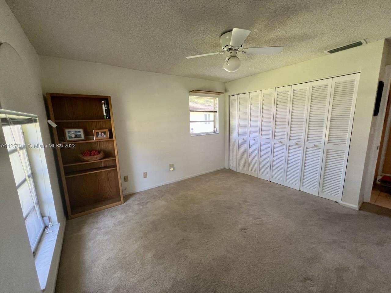 KENDALE LAKES NORTH SEC 4 - Residential