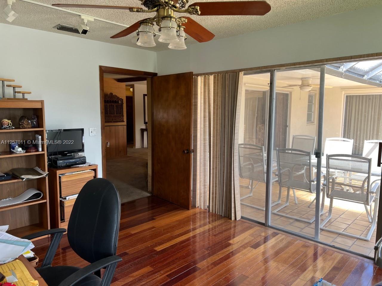 KENDALE LAKES NORTH SEC 4 - Residential