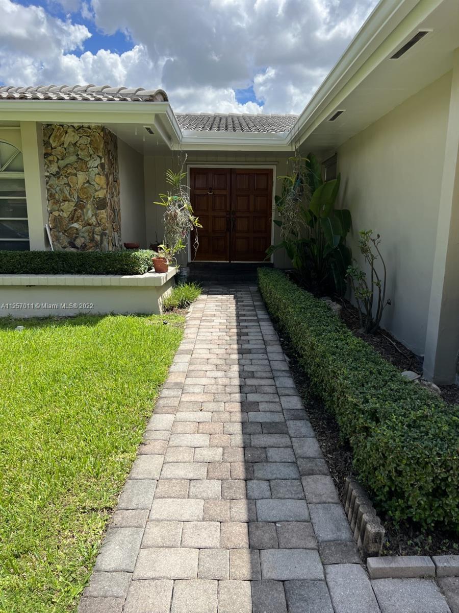 KENDALE LAKES NORTH SEC 4 - Residential