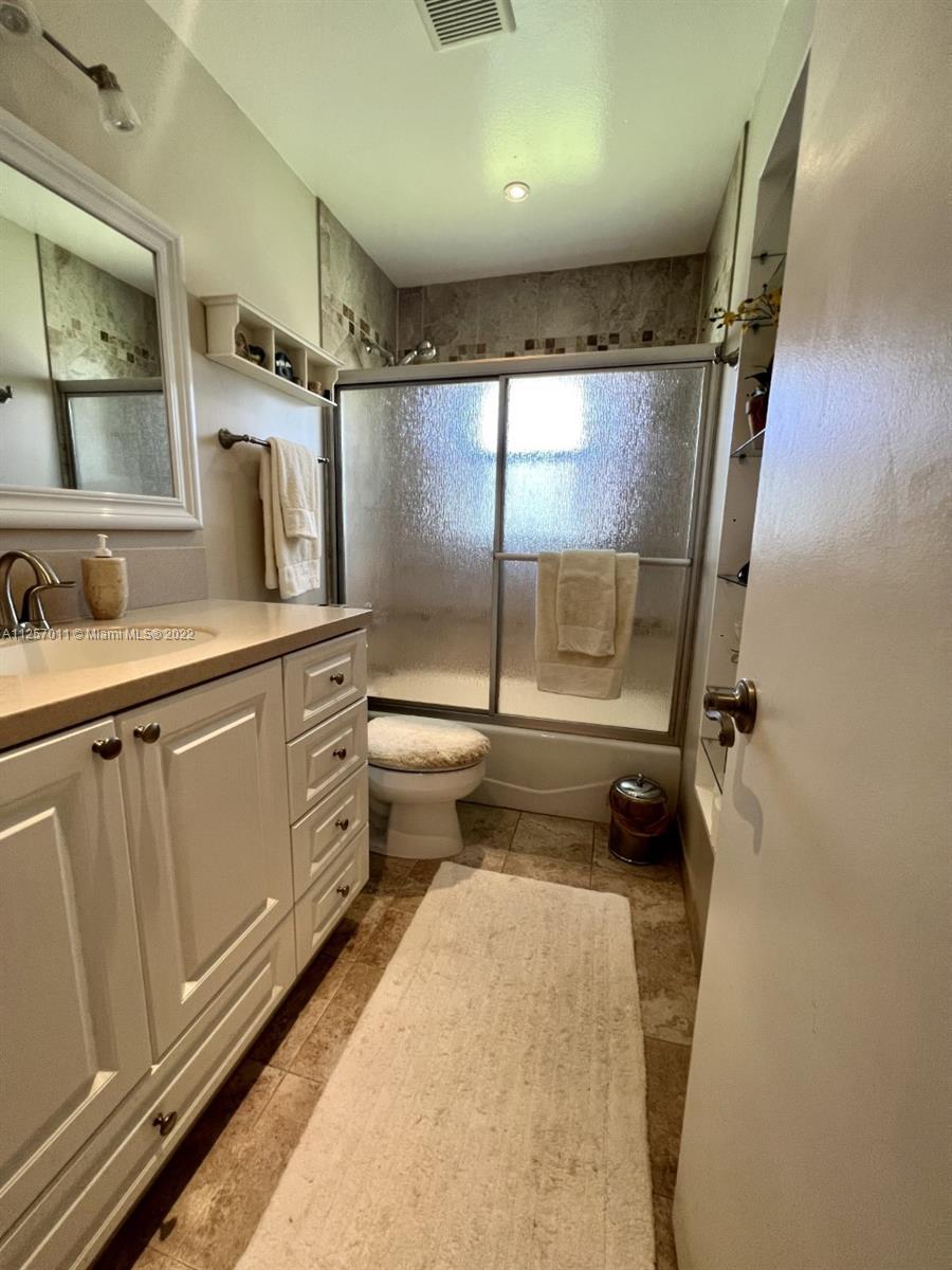 KENDALE LAKES NORTH SEC 4 - Residential