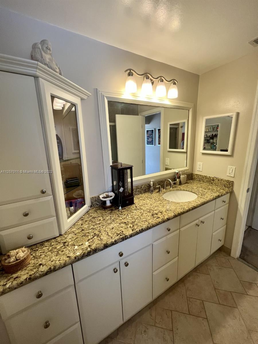 KENDALE LAKES NORTH SEC 4 - Residential