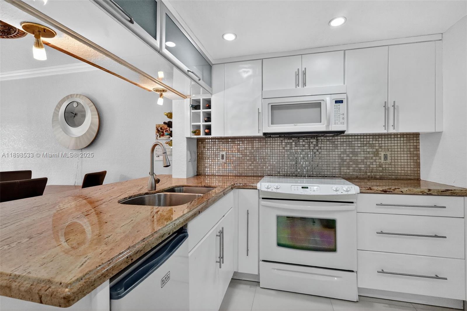 17090 NE 14th Ave 103