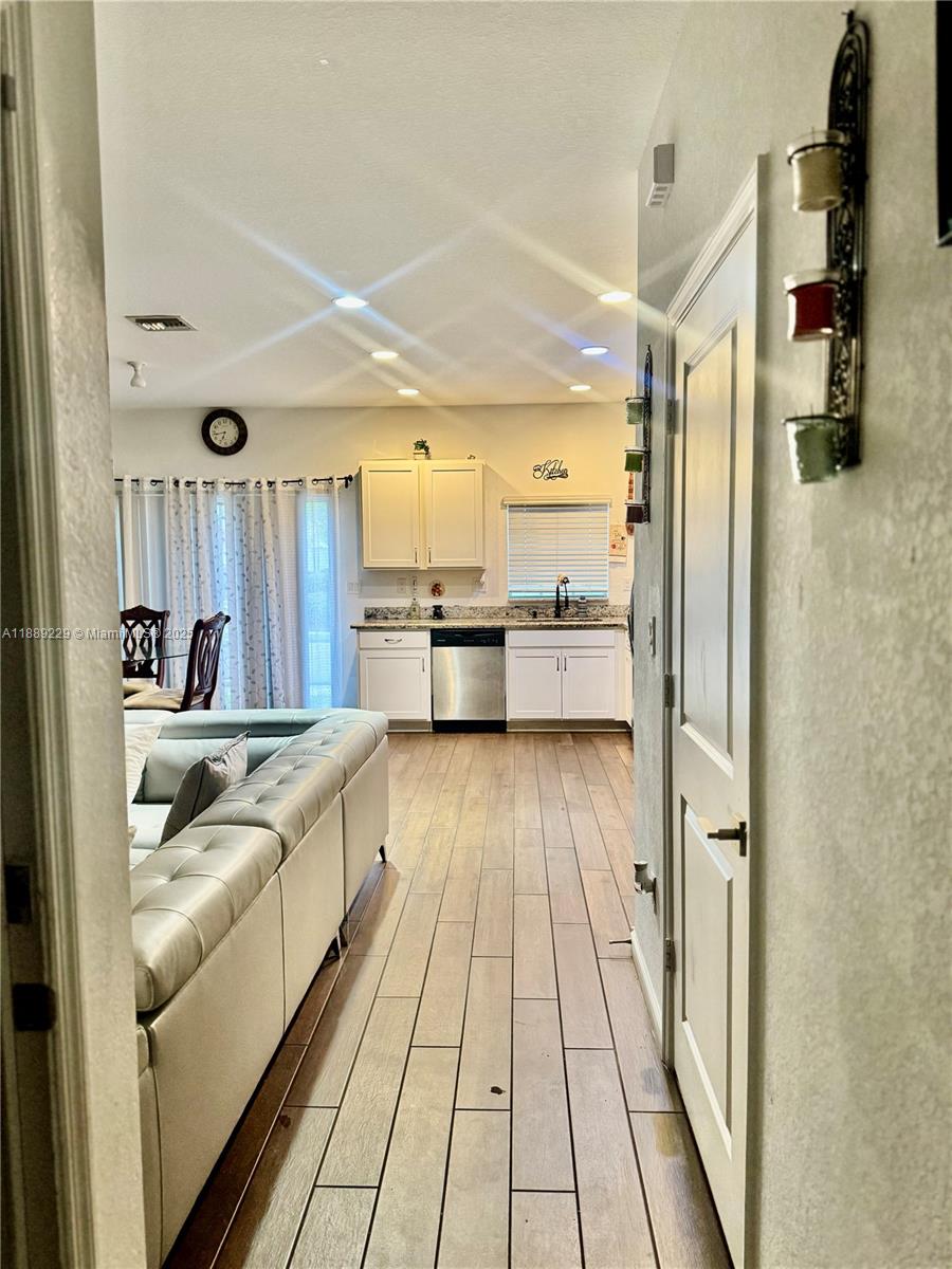 CRICKET CLUB - Residential