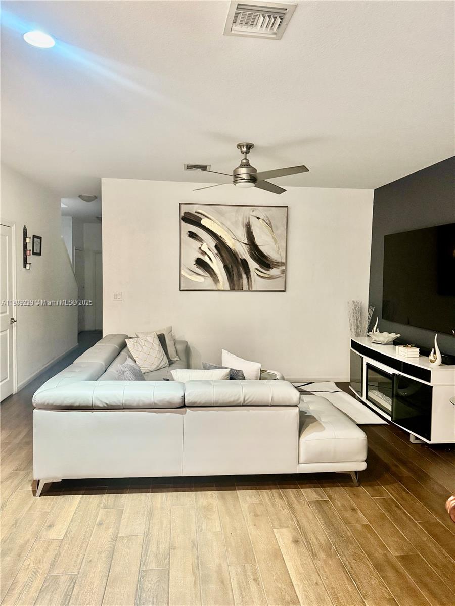 CRICKET CLUB - Residential