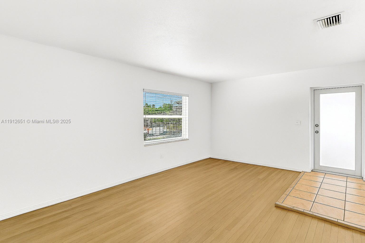 ENGLEWOOD - Residential Lease