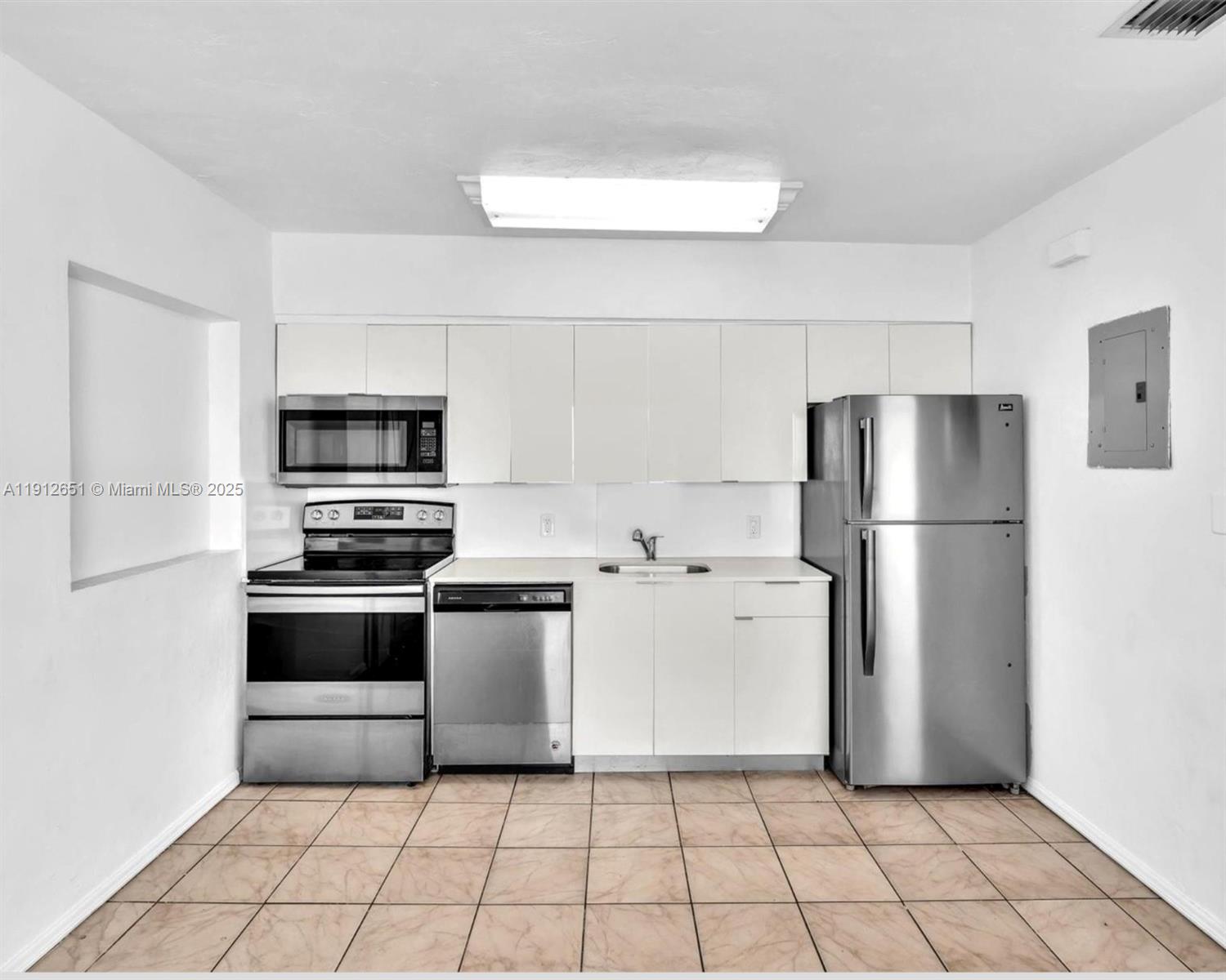 ENGLEWOOD - Residential Lease