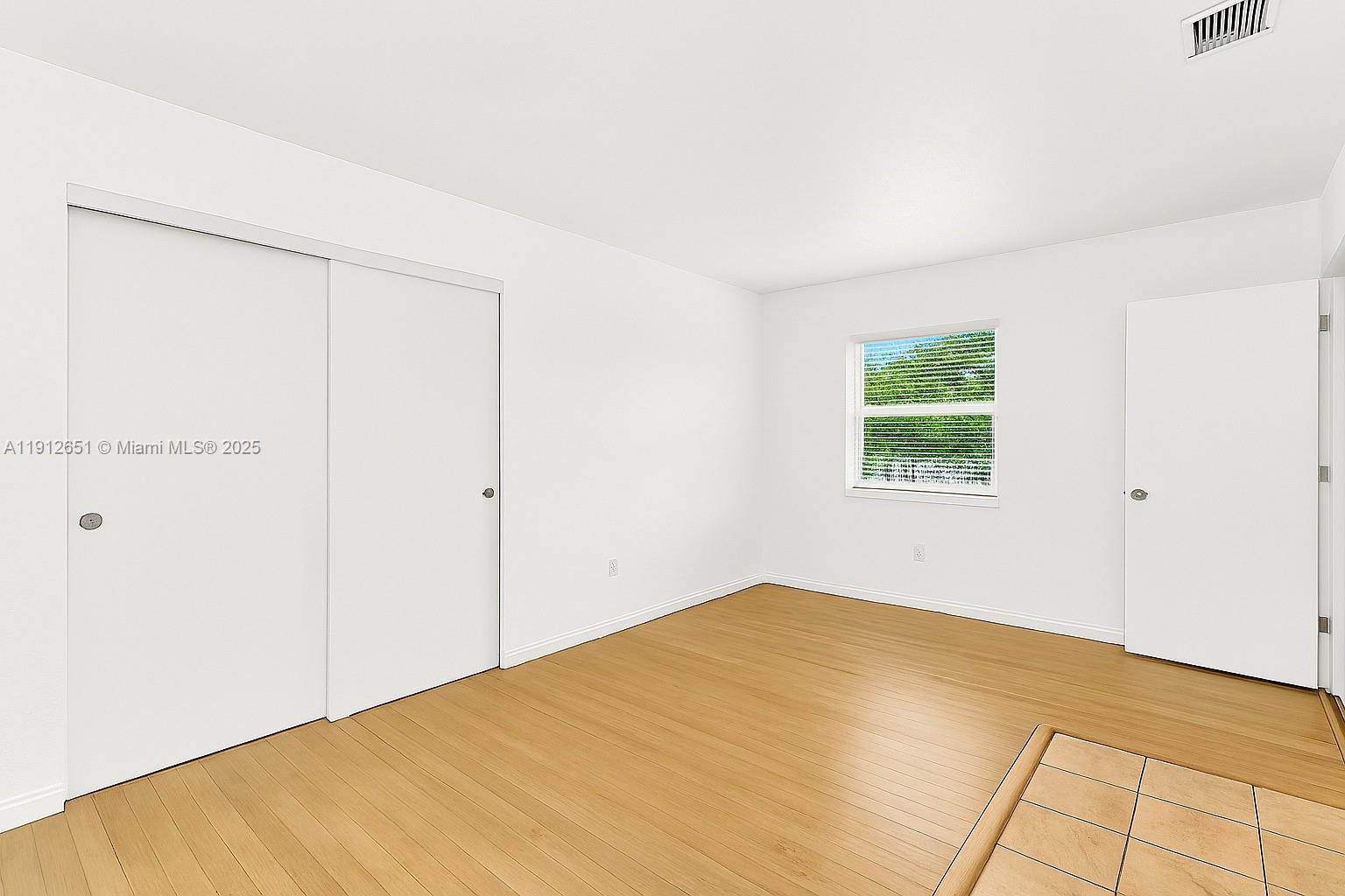 ENGLEWOOD - Residential Lease