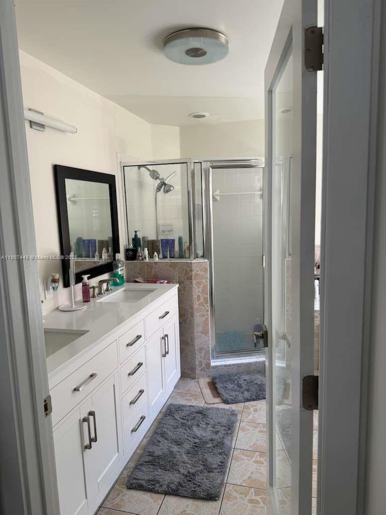 DORAL LANDINGS EAST - Residential