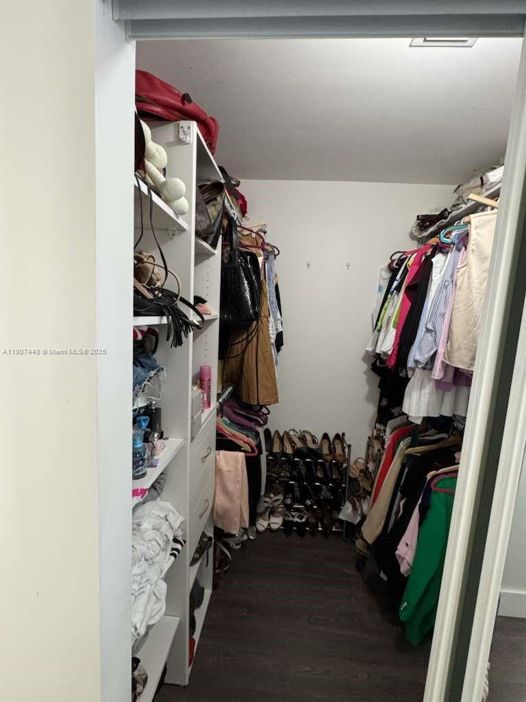 DORAL LANDINGS EAST - Residential