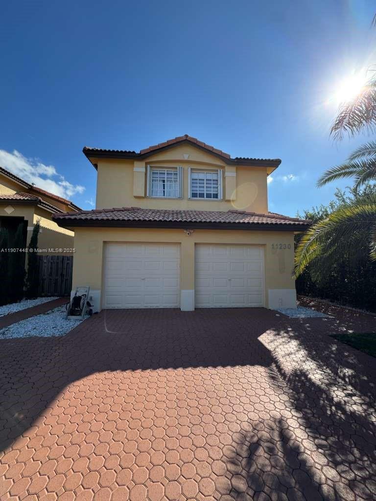 DORAL LANDINGS EAST - Residential