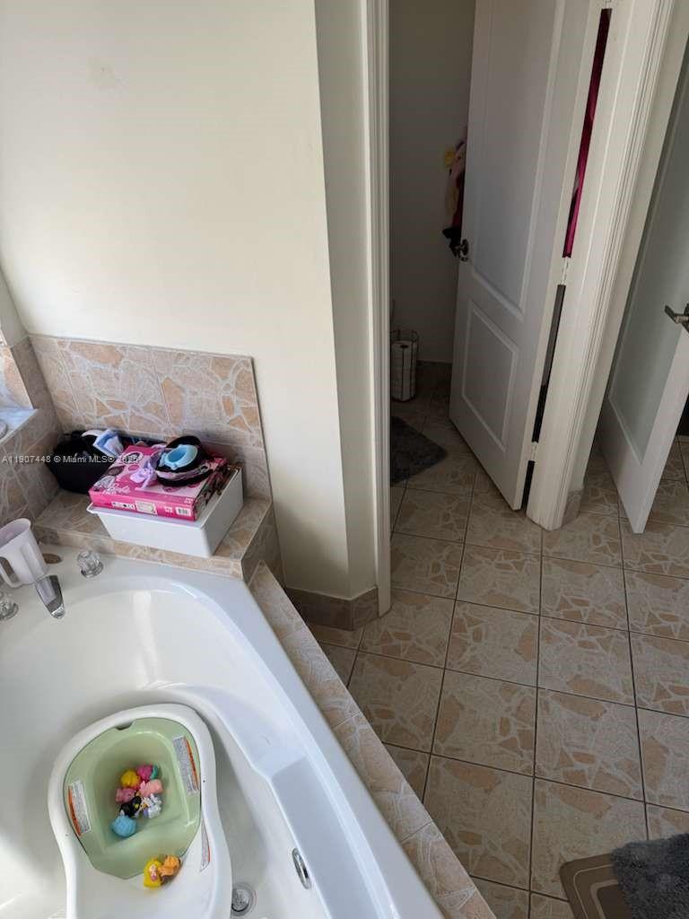 DORAL LANDINGS EAST - Residential