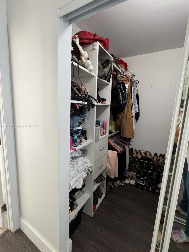 DORAL LANDINGS EAST - Residential