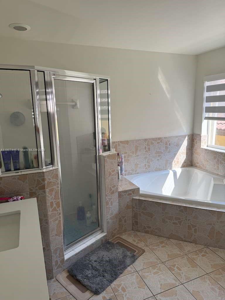 DORAL LANDINGS EAST - Residential