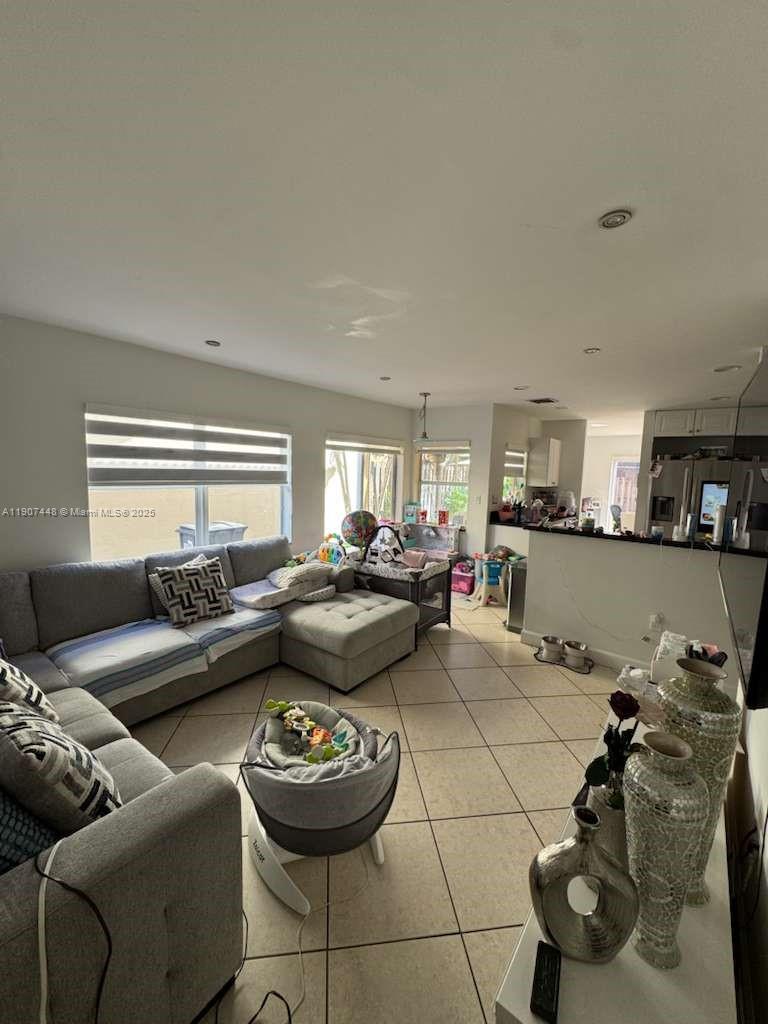 DORAL LANDINGS EAST - Residential