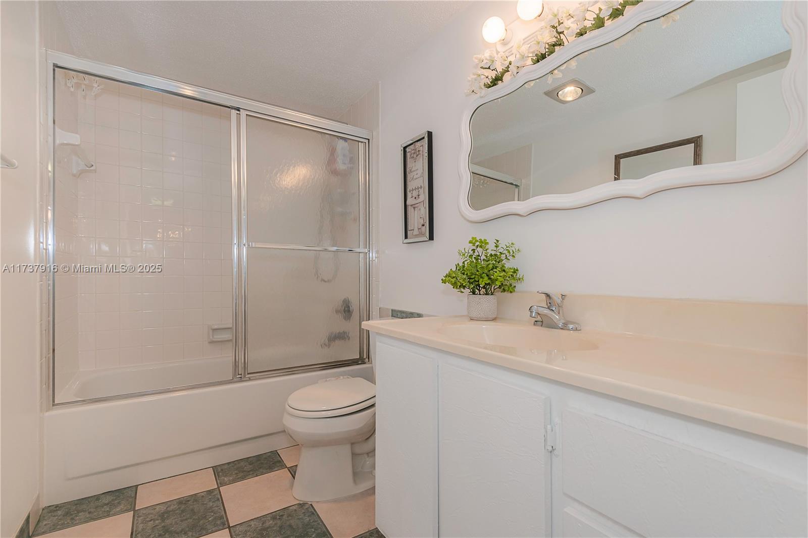 MEADOWBROOK LAKES VIEW CO - Residential