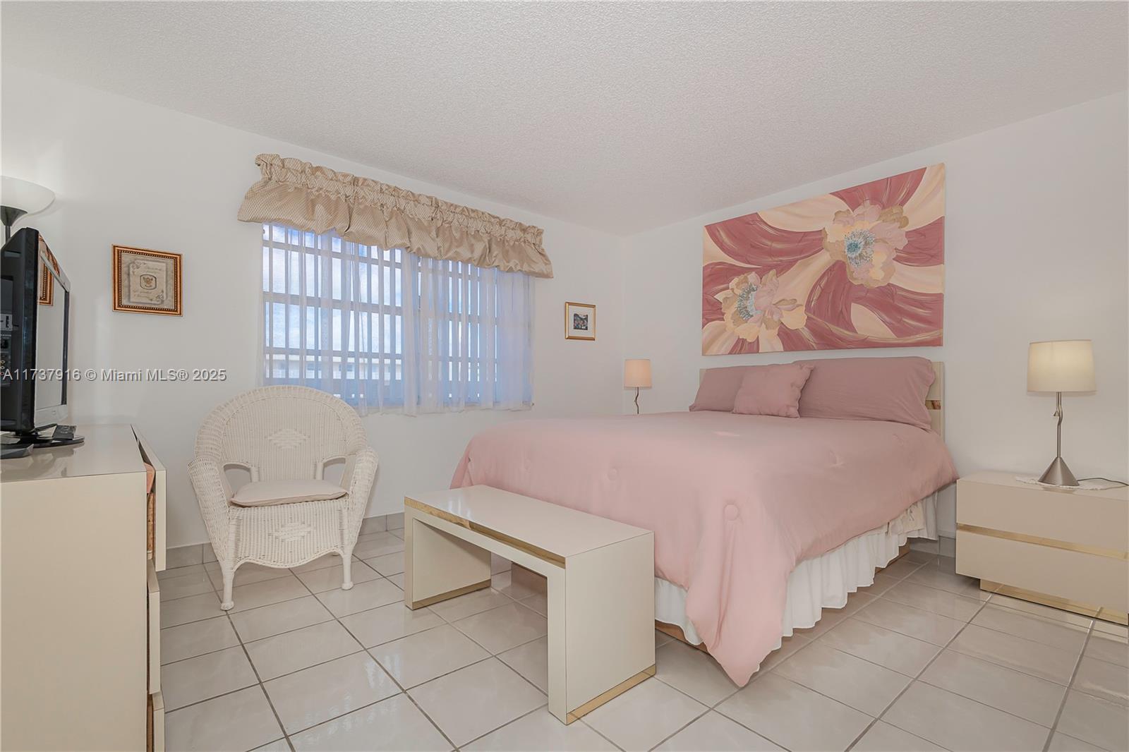 MEADOWBROOK LAKES VIEW CO - Residential