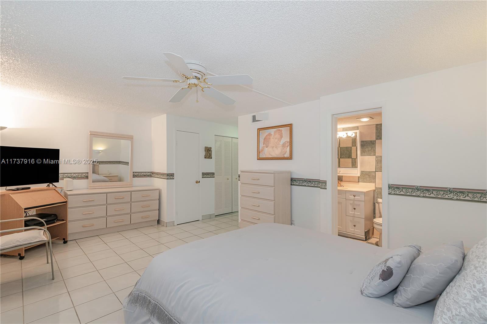 MEADOWBROOK LAKES VIEW CO - Residential
