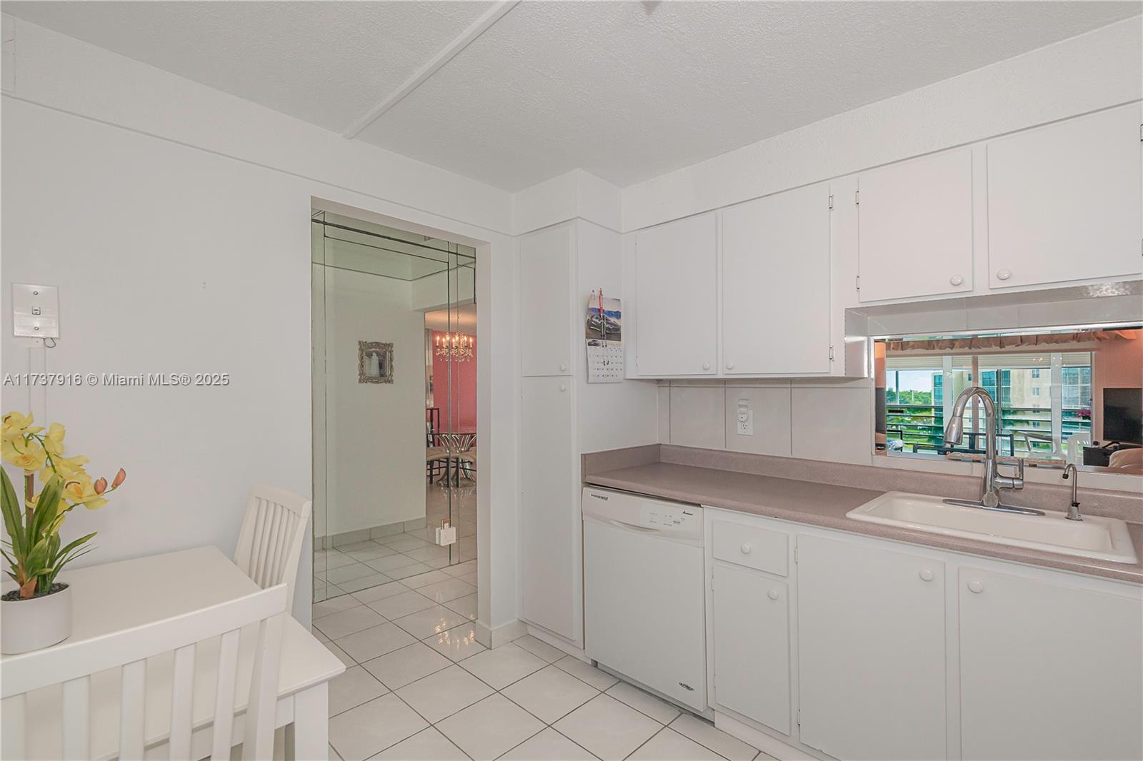 MEADOWBROOK LAKES VIEW CO - Residential