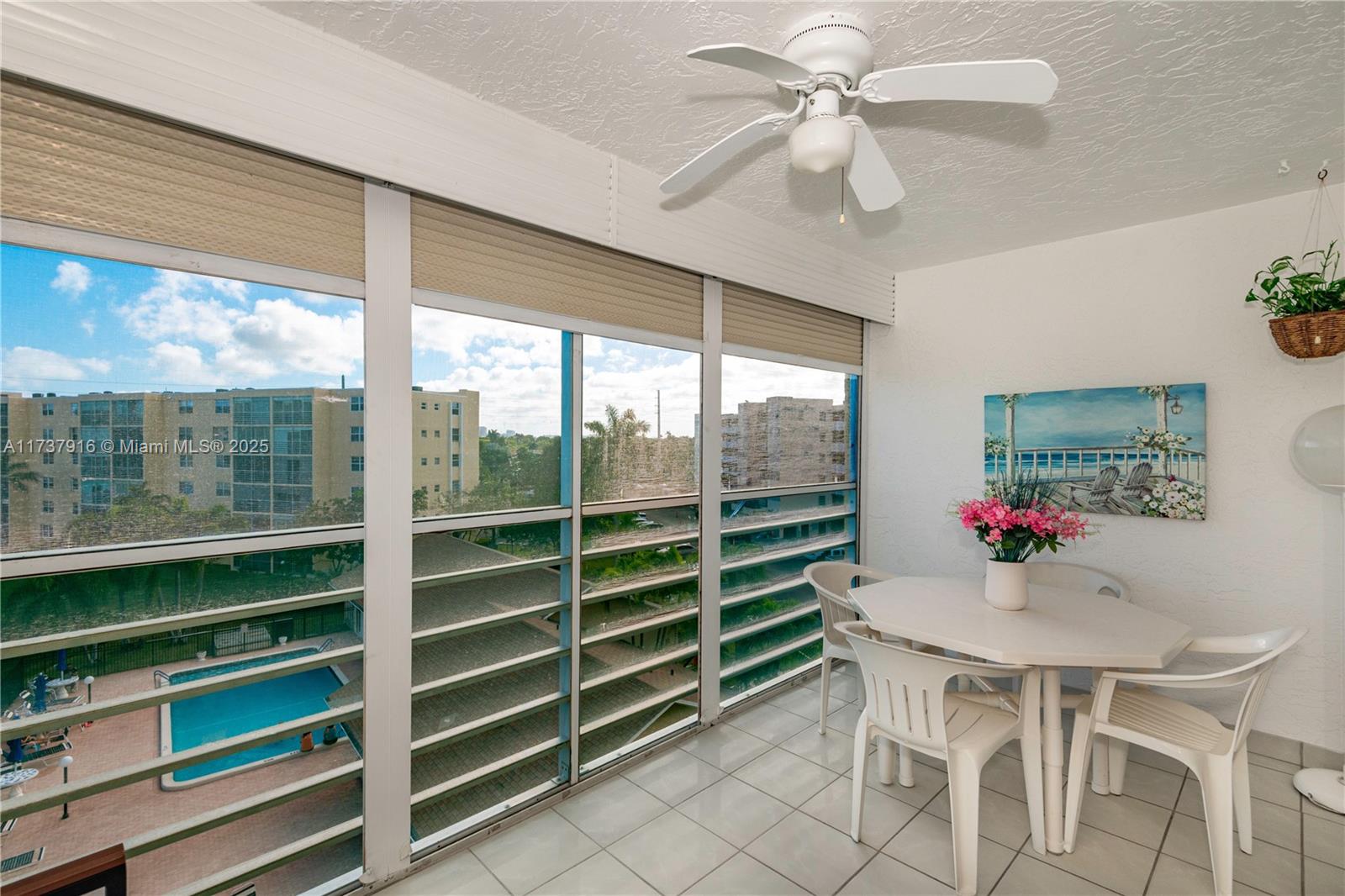 MEADOWBROOK LAKES VIEW CO - Residential