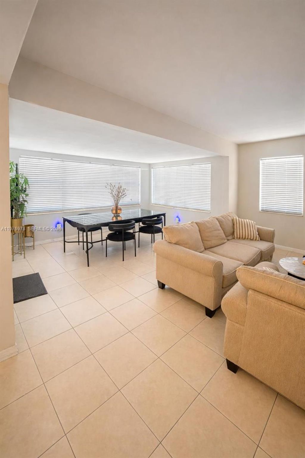 Photo of 30 NE 26th St #N/A, Wilton Manors, FL 33305 (MLS # A11976978)