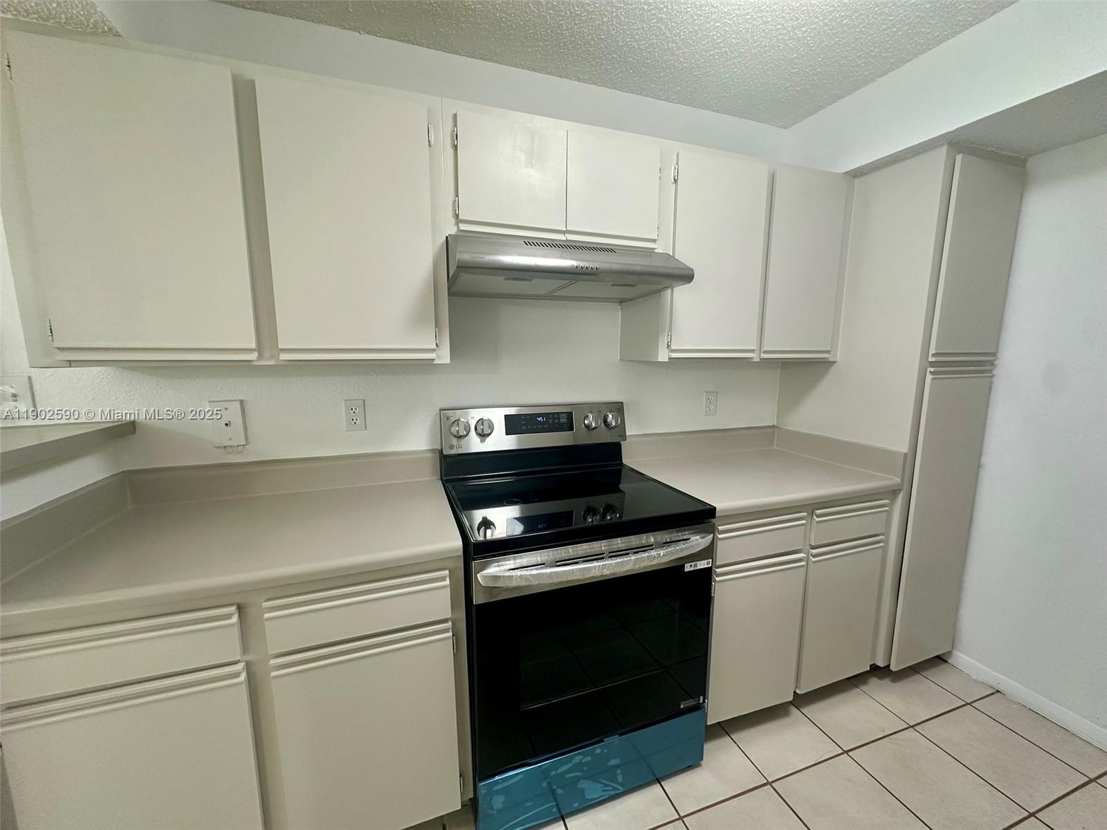 BISCAYNE BEACH CLUB CONDO - Residential
