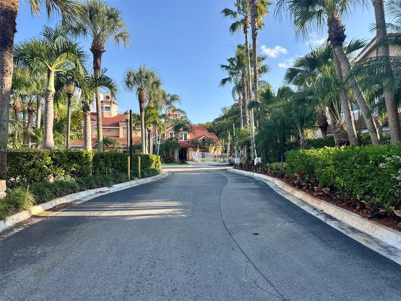 BISCAYNE BEACH CLUB CONDO - Residential