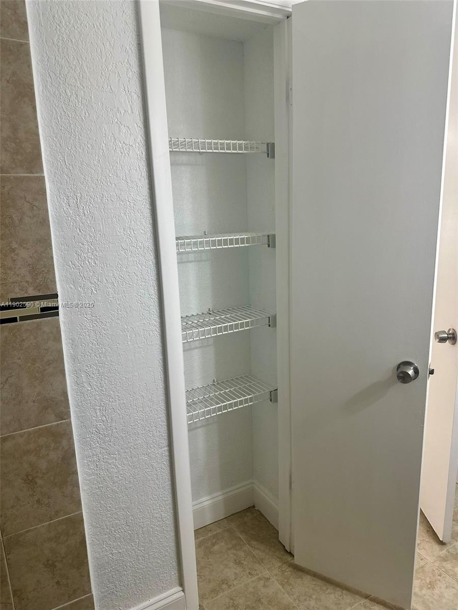 BISCAYNE BEACH CLUB CONDO - Residential