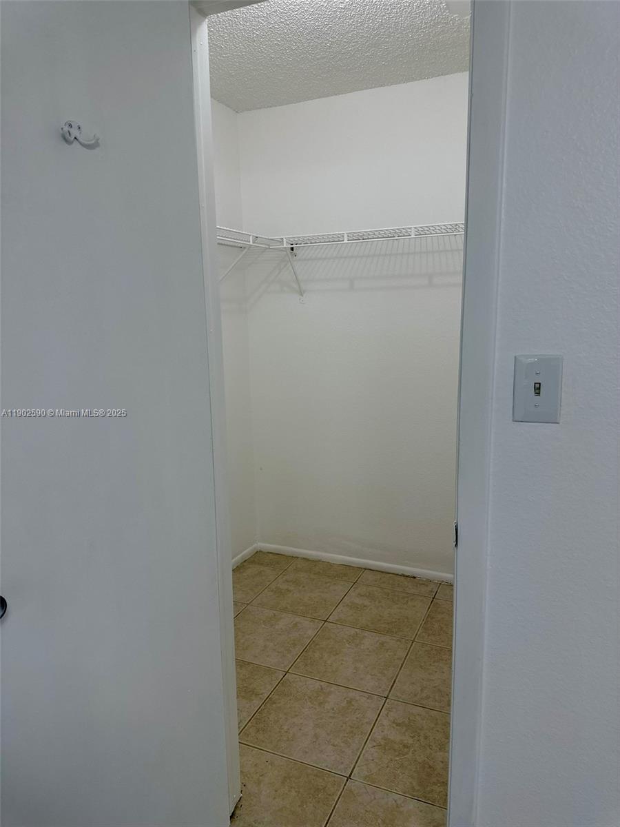 BISCAYNE BEACH CLUB CONDO - Residential