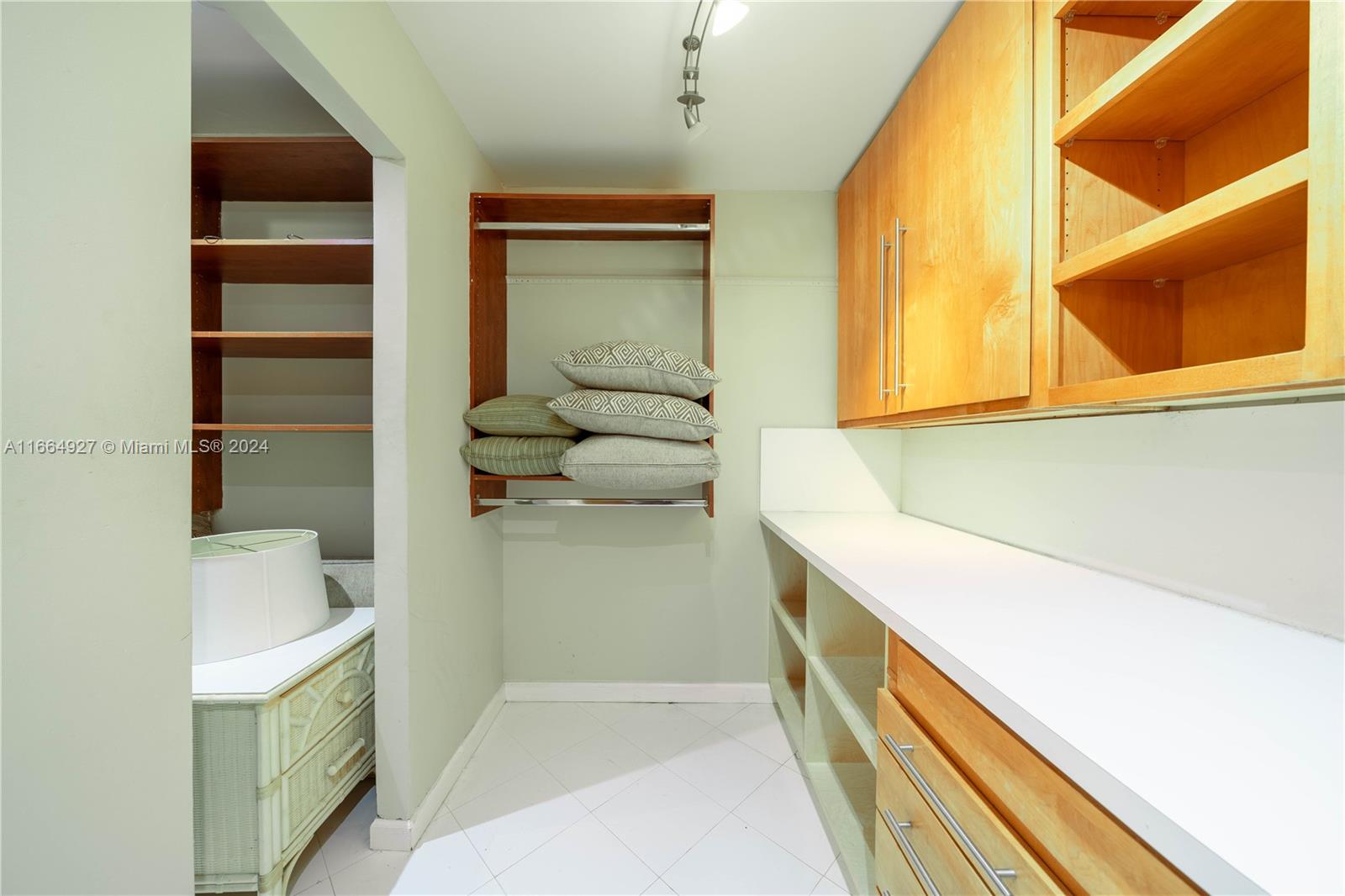 CRICKET CLUB CONDO - Residential Lease