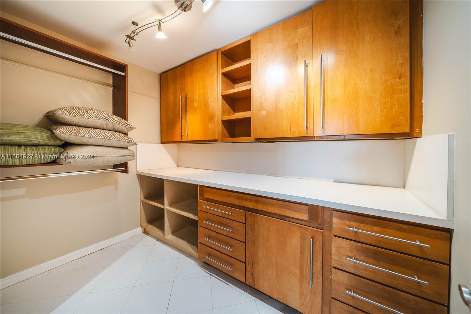 CRICKET CLUB CONDO - Residential Lease