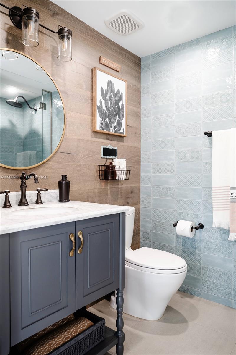 CAROLE HELMS MANOR - Residential