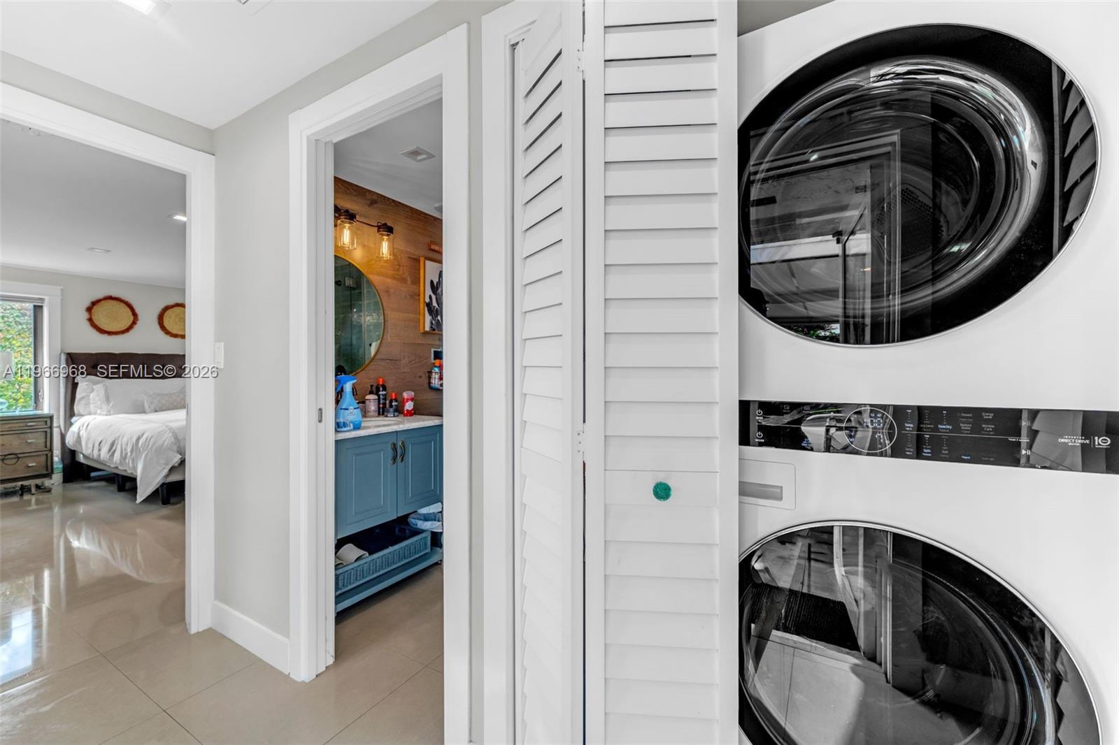 CAROLE HELMS MANOR - Residential