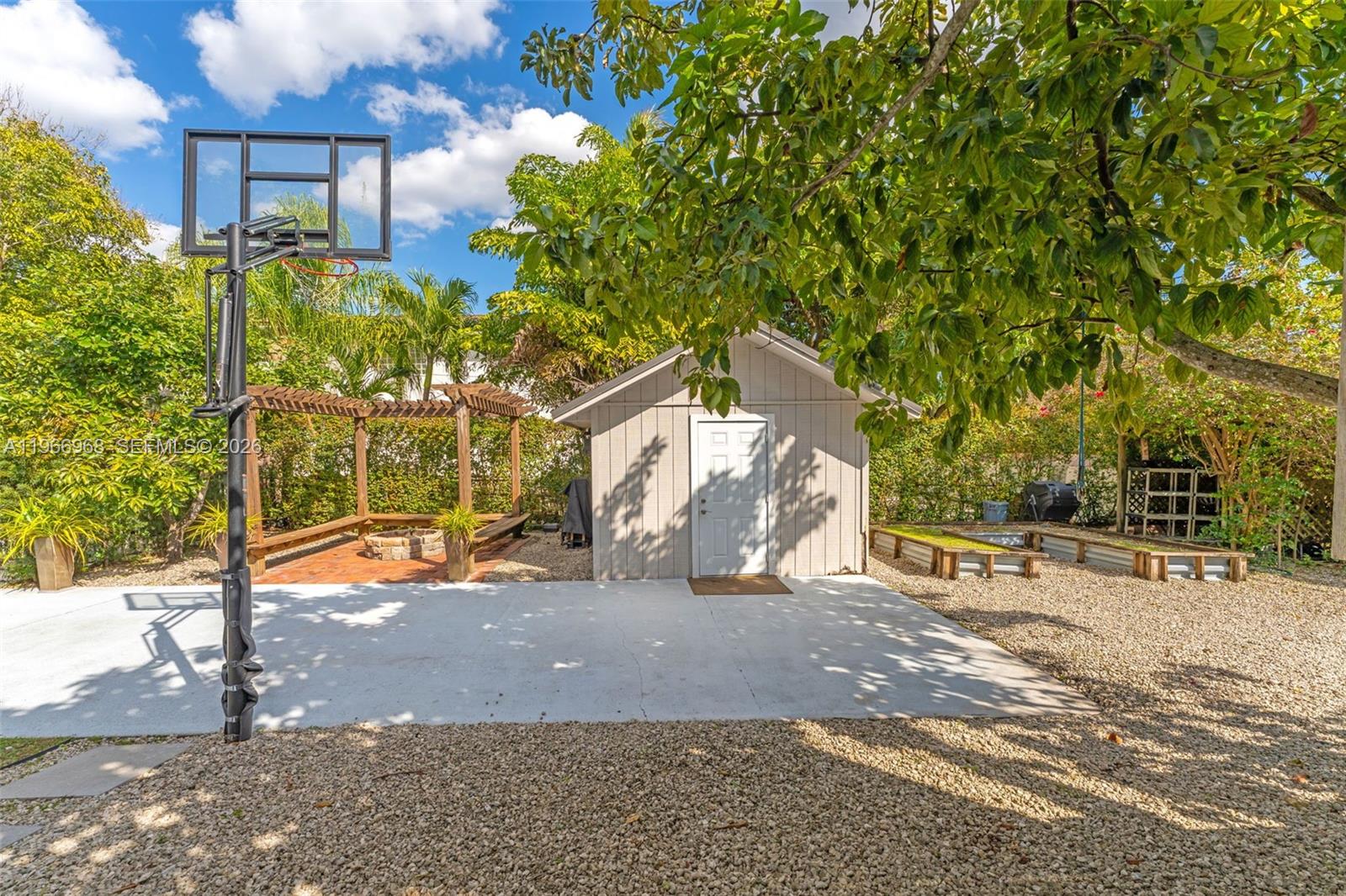 CAROLE HELMS MANOR - Residential