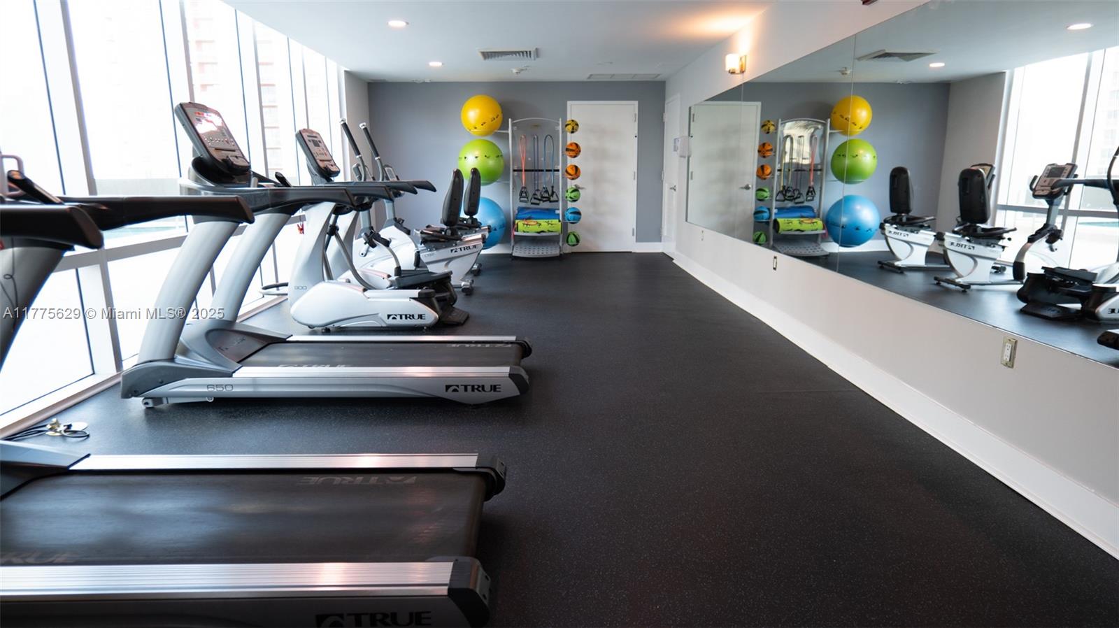 METROPOLIS II AT DADELAND - Residential