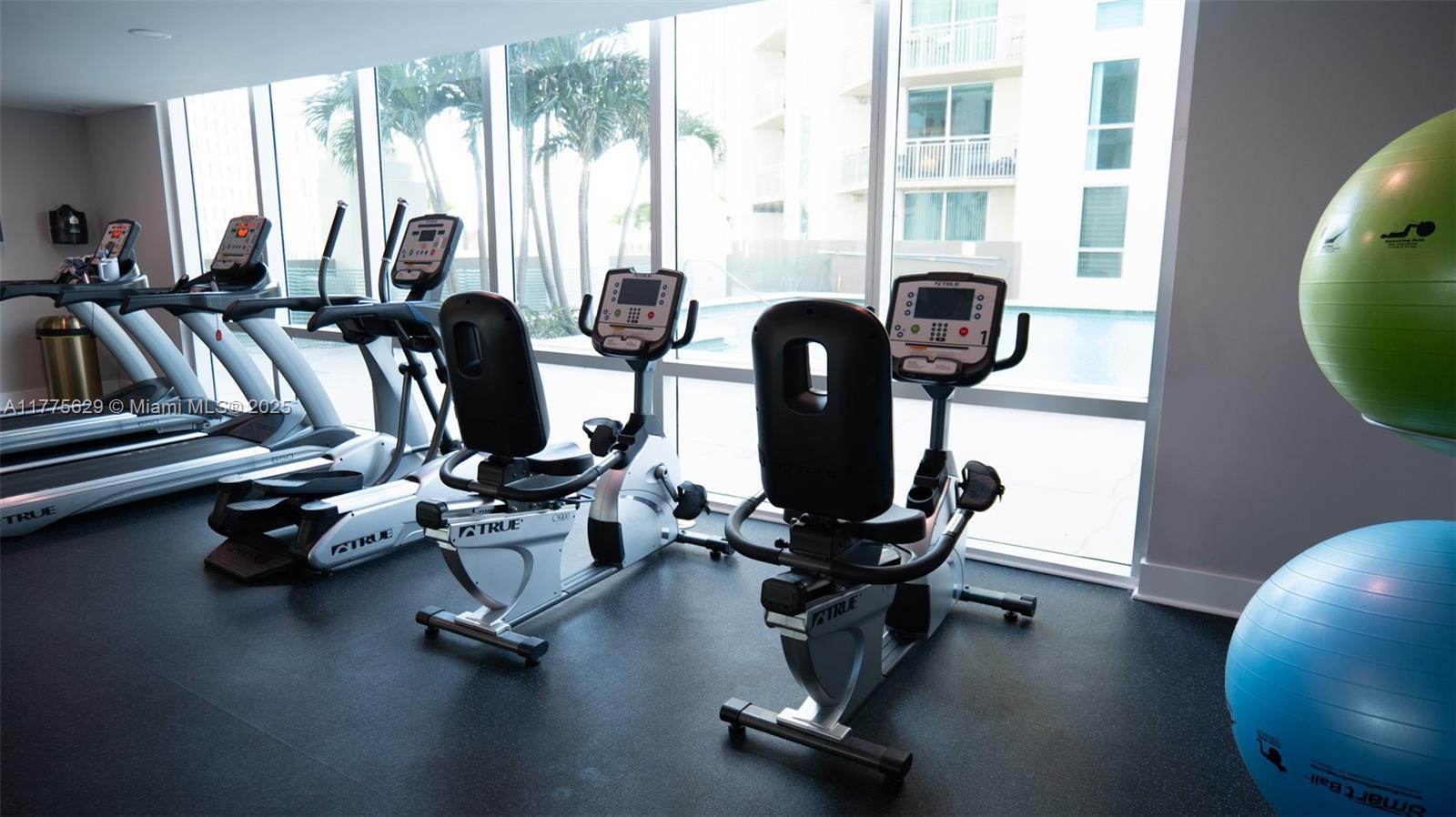 METROPOLIS II AT DADELAND - Residential