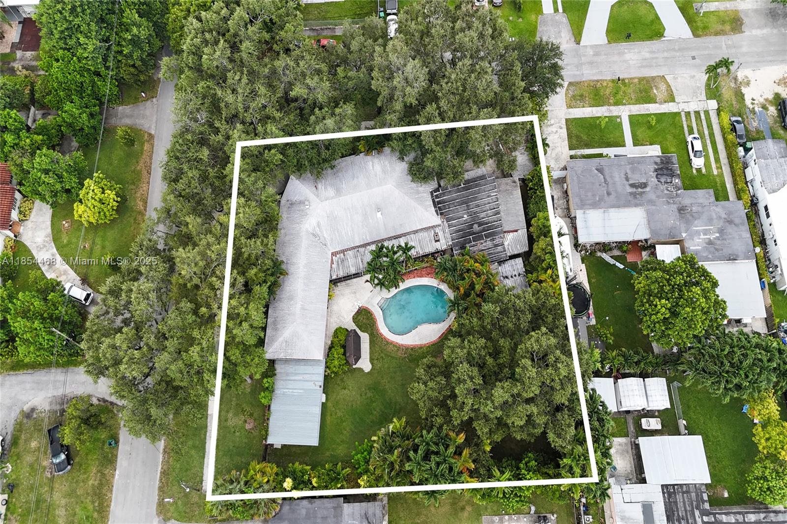 7895 Grand Canal Dr