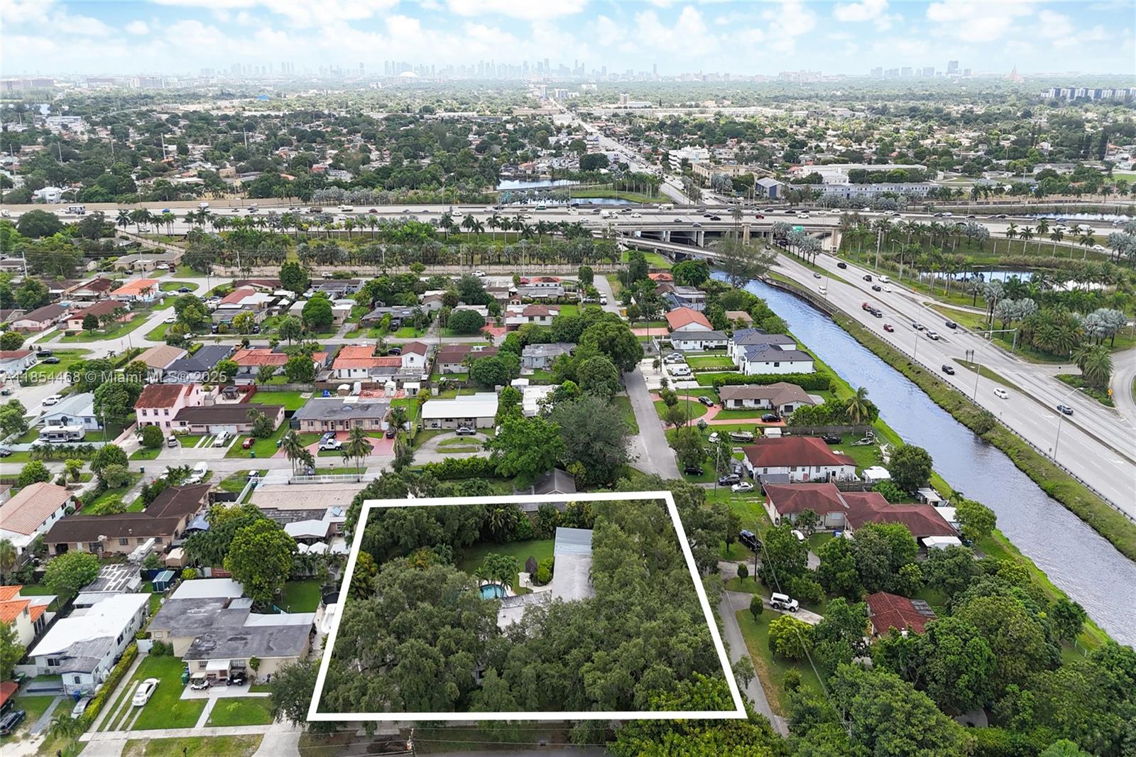 7895 Grand Canal Dr