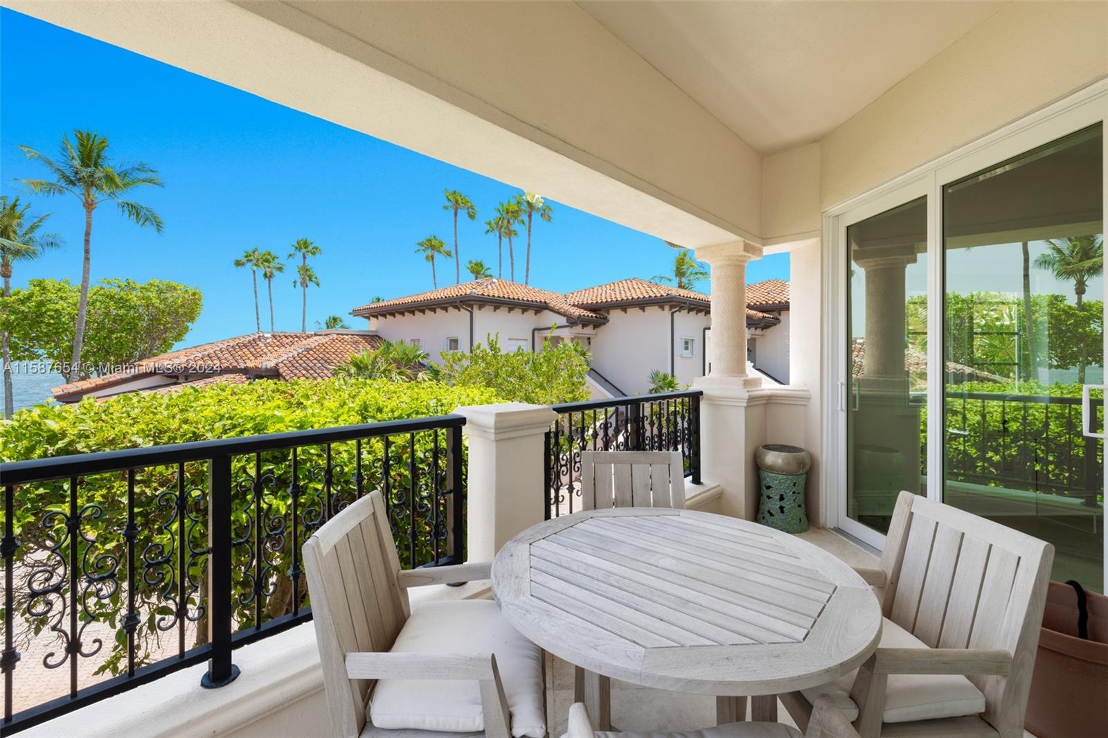 SEASIDE VILLAS CONDO - Residential Lease